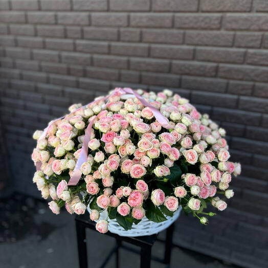 Корзина в кустовых розы  101ш 🥰