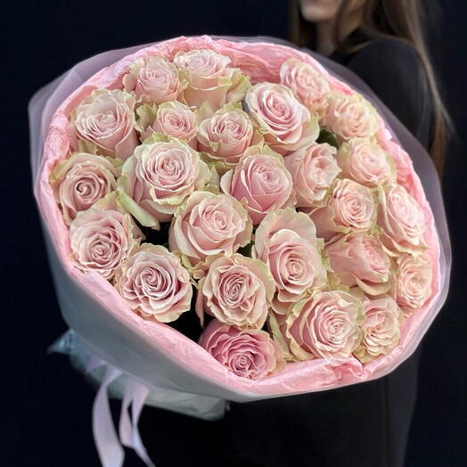 БУКЕТ ИЗ 25 НЕЖНО РОЗОВЫХ РОЗ🌸💕