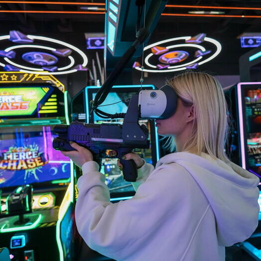 Подарочный сертификат «Свидание в интерактивном парке FunZone» (1 день, 2 человека)