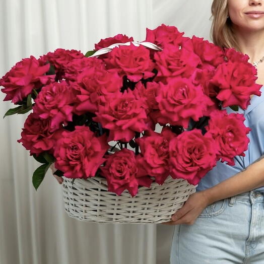 Французские розы в корзине 25 шт