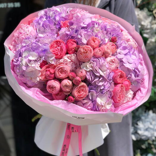 🌸🌸🌸Букет цветов с кустовыми пионовидными розами и пионами