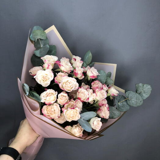 Букет кустовых роз с эвкалиптом ☘️🌺