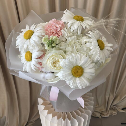 Букет ромашки с гортензией и диантусами🌼