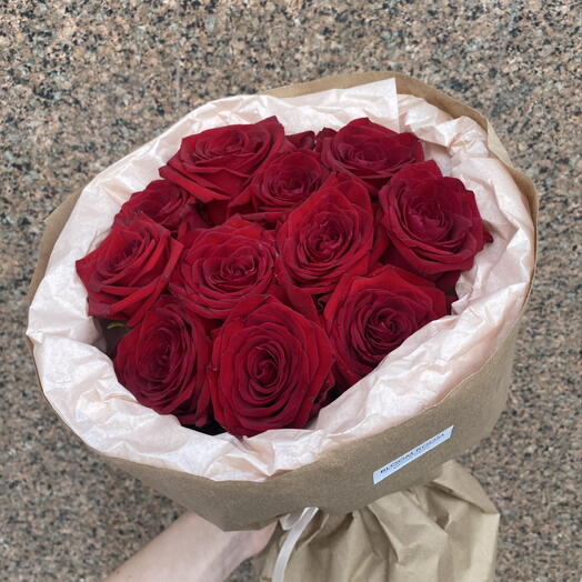 Классика 🌹 11 красных роз в крафте 🤍 bloom room