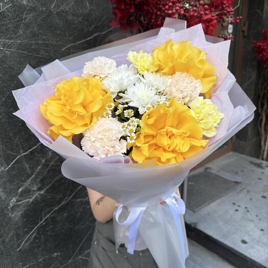 Букет с ажурной желтой розой 💛