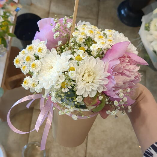 Пионы в стакане