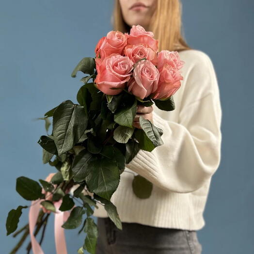 7 нежных роз 60 см💐