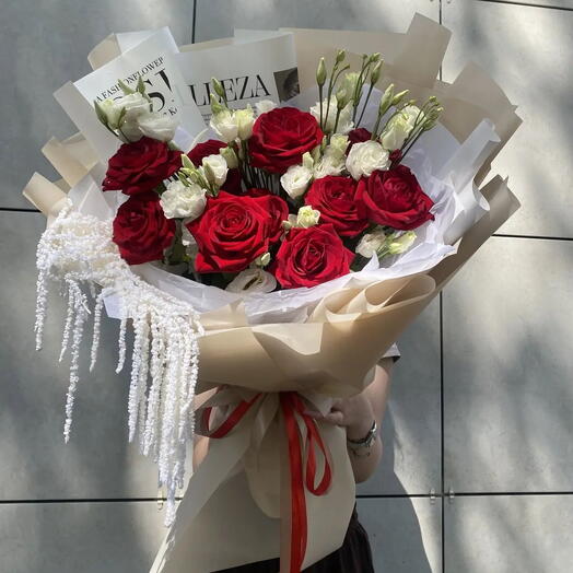Королевский букет♥️ красные розы и эустома