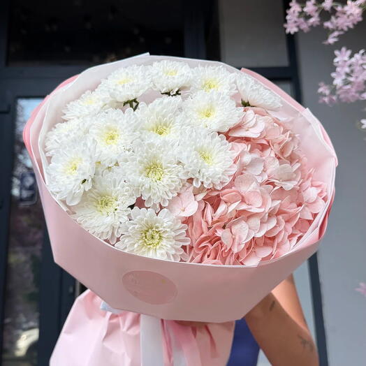 Авторский букет Mouse Flowers:Гортензия/Хризантема