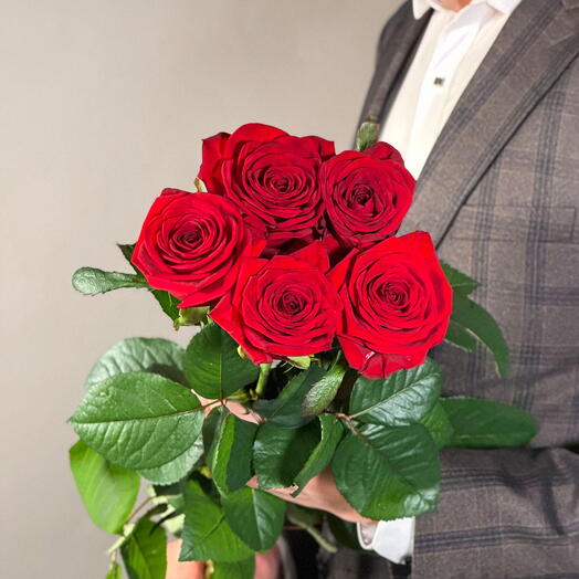 Букет из 5 роз Red Naomi