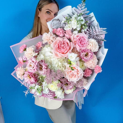 Премиум букет Романтика из пионовидных роз . Авторский букет 3027. Leoraflowers
