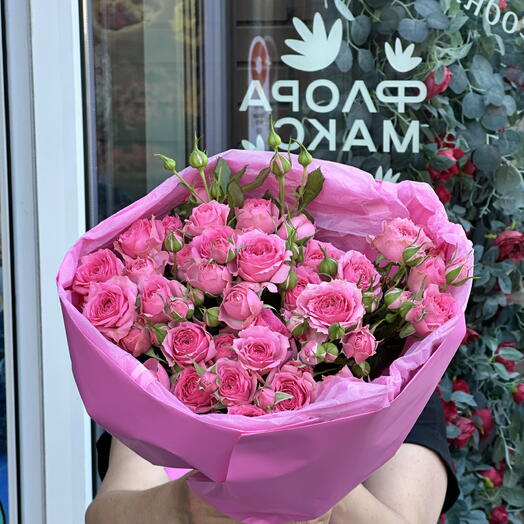 Букет из 9 кустовых роз «Розовая радуга»