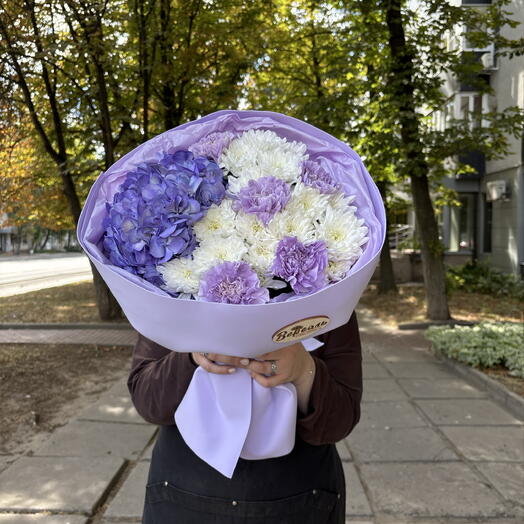 Букет в бело-сиреневой гамме