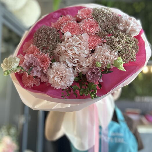 Шикарный букетик с гортензией , эустомой и седумом🌸