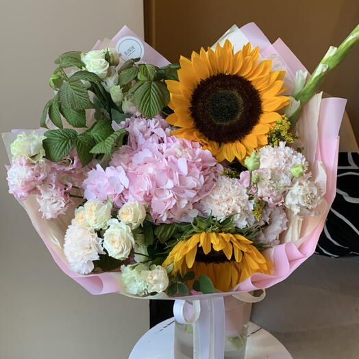Букет «Листопад» с подсолнухами, гортензией и малиной🌻