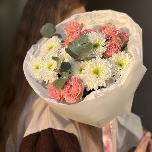 Букет из хризантем и кустовых роз 🌸