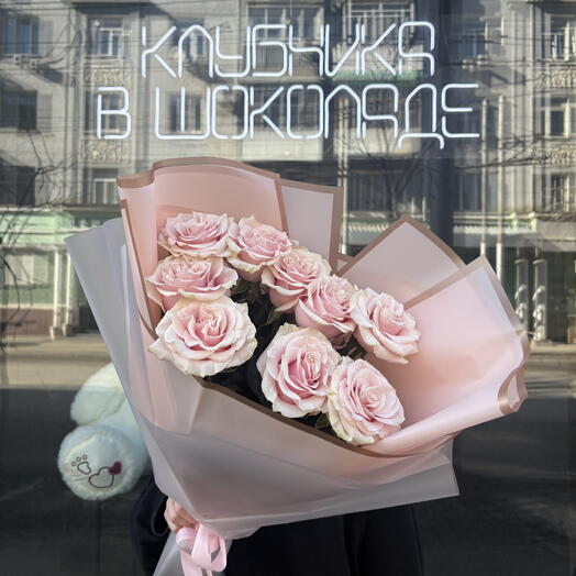 Букет из 9 эквадорских роз "Ганриетта"