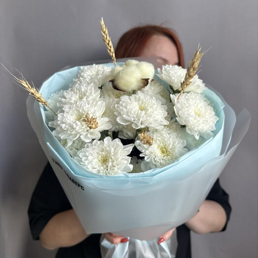 Букет цветов из хризантемы кустовой
