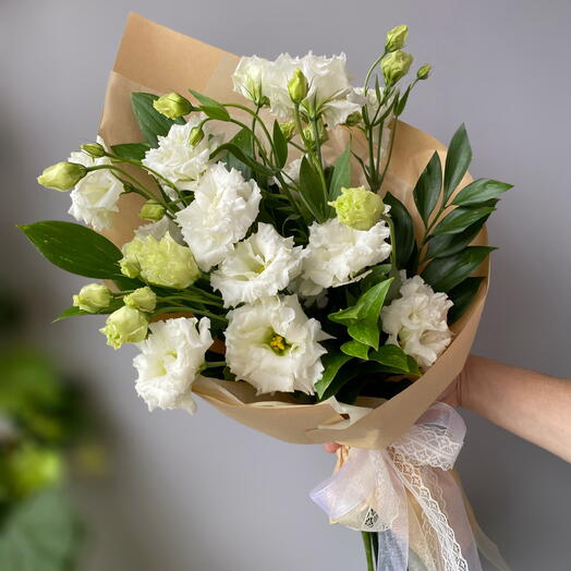 White Lace Bohemian Lisianthus, букет из эустом с кружевом