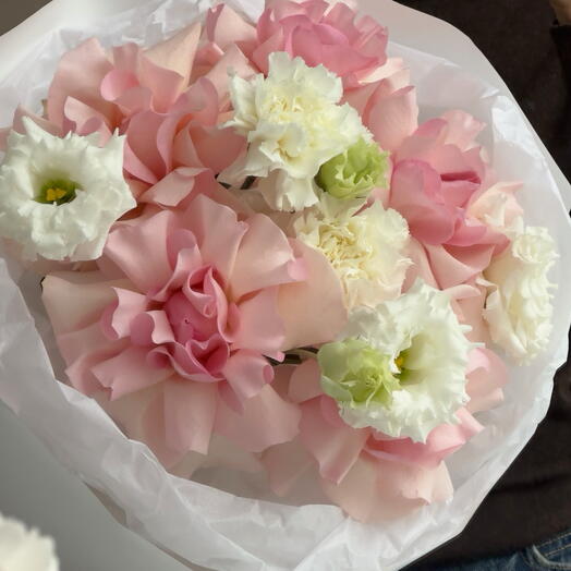 Букет с ажурными розами