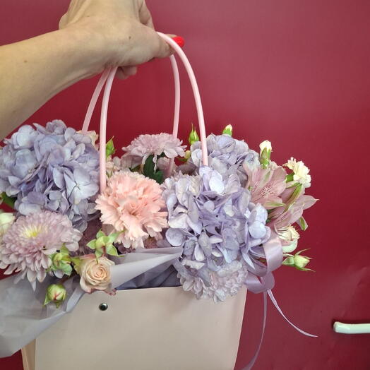 Сумочка с гортензией