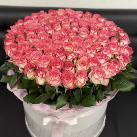 Коробка с розовыми розами джумилия 101шт