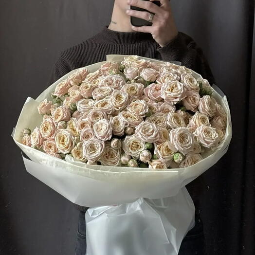 Букет из 25 кустовых роз "Пич Йо-Йо"