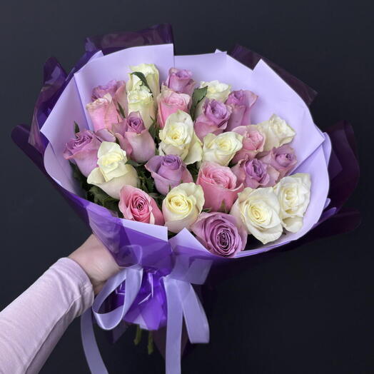 Лиловый микс из 25 кенийских роз