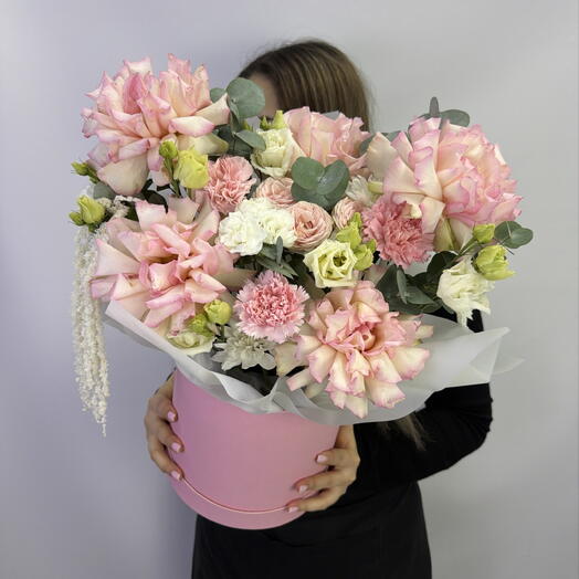 Милая композиция с ажурной розой и нежной эустомой 🌸🫶🏻