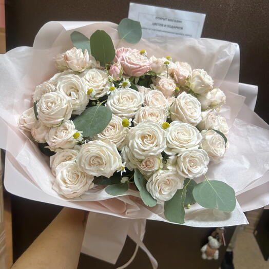 Кремовые 🌺пионовидные кустовые розы
