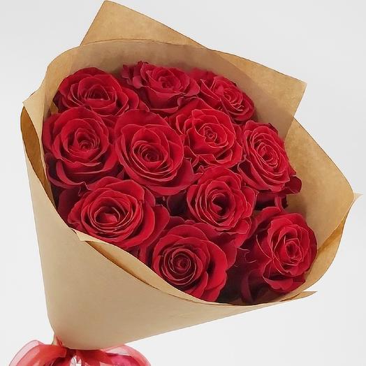 11 Ecuador red roses