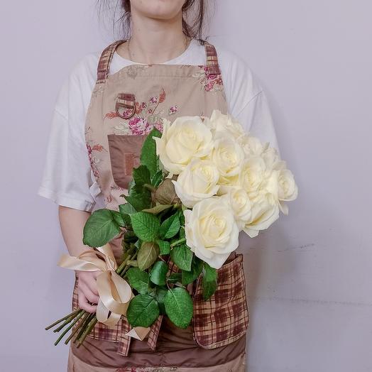11 rosas blancas