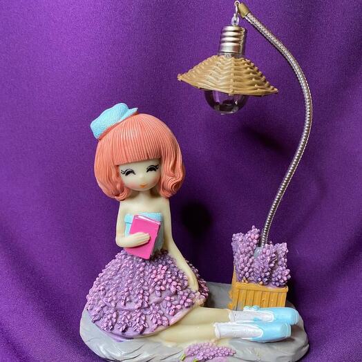 Statuette "Lavender Girl"