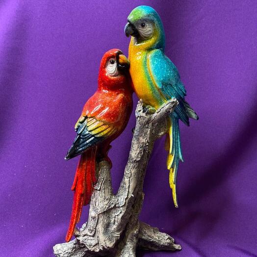 Souvenir statuette "Two beautiful parrots"