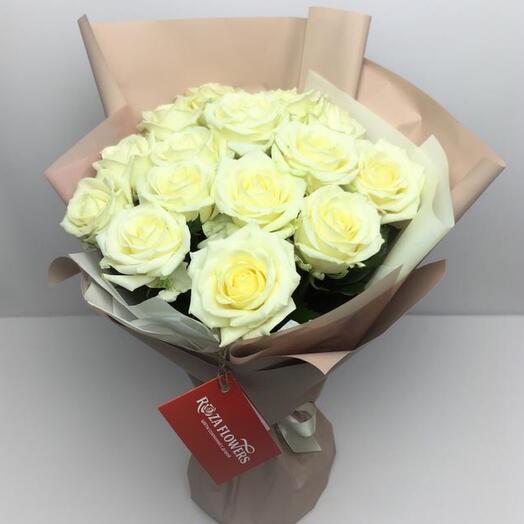 15 white roses