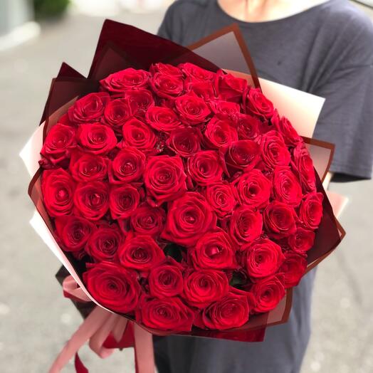 Monobucket of 51 red roses