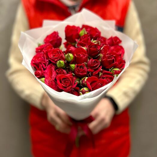 Bouquet of red bush roses 9 pieces