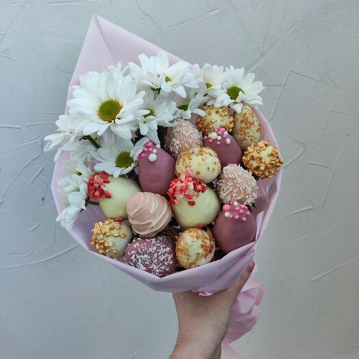 Fresas cubiertas de chocolate con crisantemo