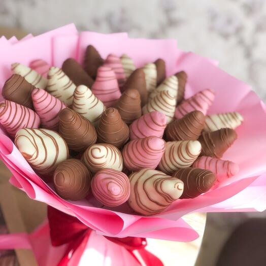 Un ramo de fresas en chocolate regalo