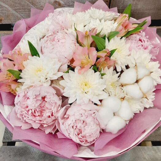 Bouquet with pink peonies