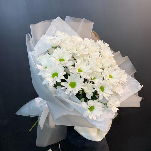 Bouquet of white bush chrysanthemums