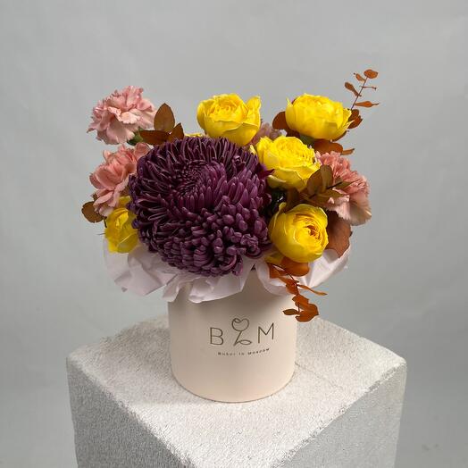 A composition with wine chrysanthemum and caramel carnations. BOUQUET 432