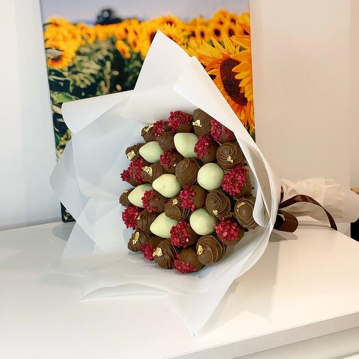 Ramo de fresas en chocolate "modesta"