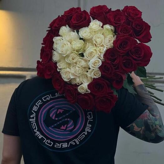 Букет из 51 премиальной розы Мондиаль и Эксплоер 70 см "Белое сердце"