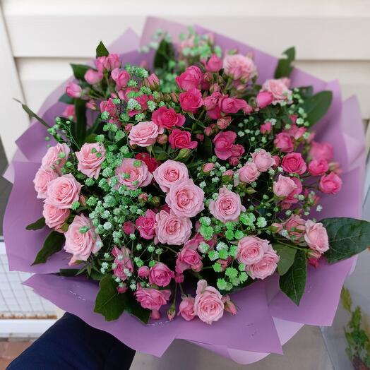 Букет из кустовых розочек