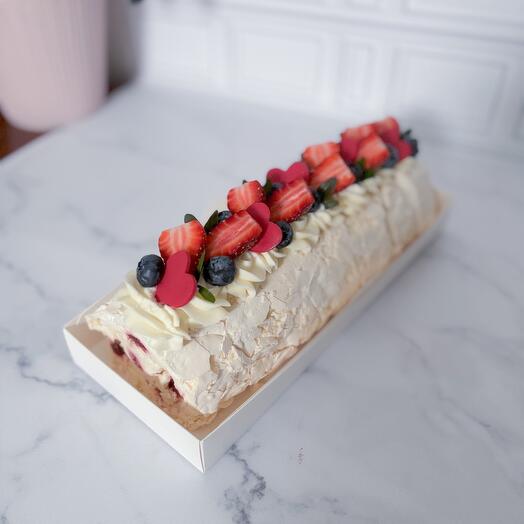 Meringue roll with hearts