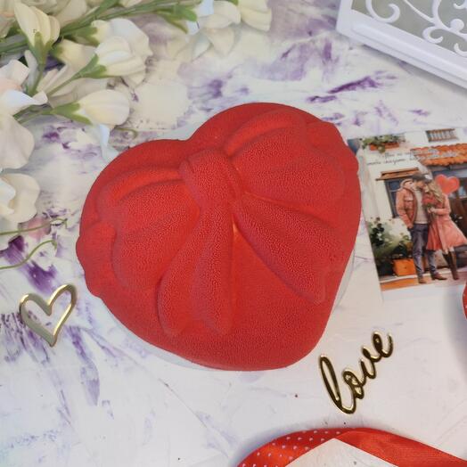 Муссовый торт Сердце с бантом в подарок для Любимой/ого/мамы