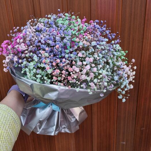 Букет из радужной гипсофилы
