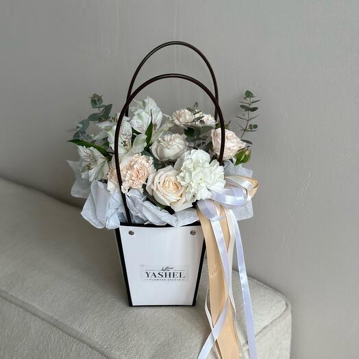 Handbag with flowers in delicate cream shades