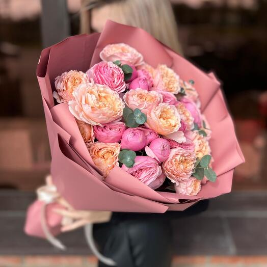 Ramo de rosas peonías